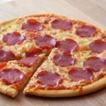 Salami pizza